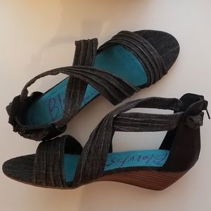 Blowfish Curry Sandals sz 8